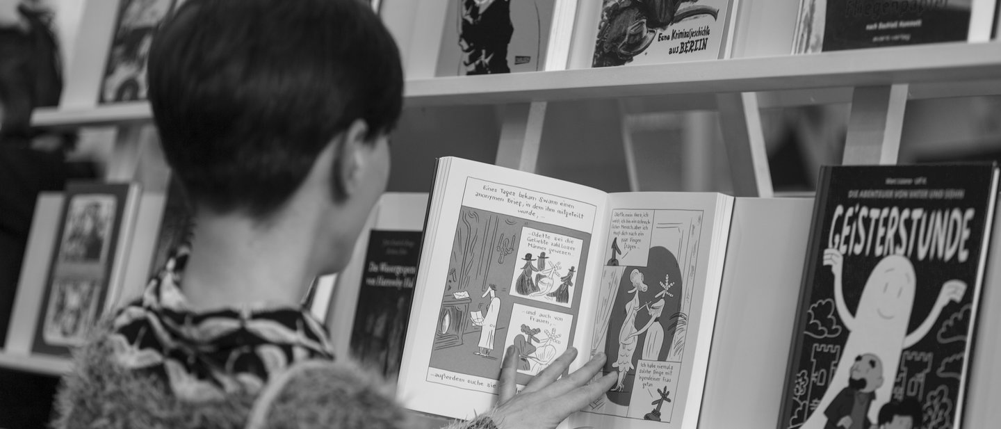 Woman reading in a book